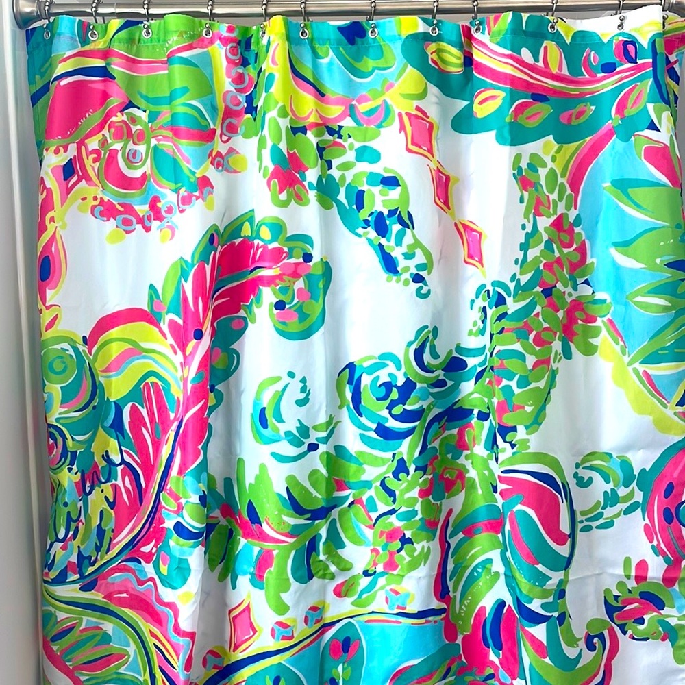 Lilly-Style Shower Curtain 🏝☀️